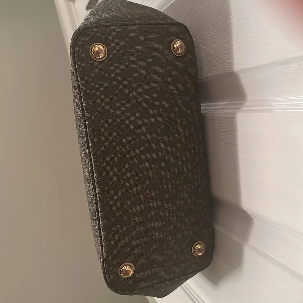 Authentic like new women’s Michael Kors, two tone brown, two strap leather purse - Picture 8 of 8